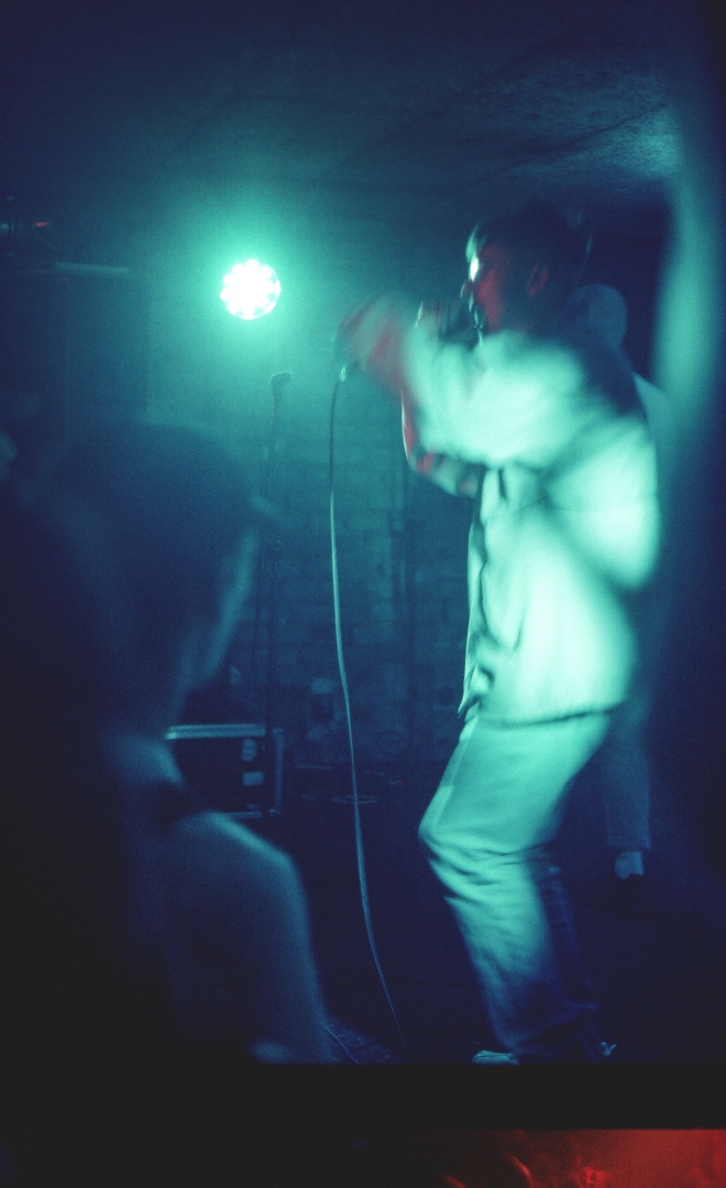 14 Café V lese, Domo